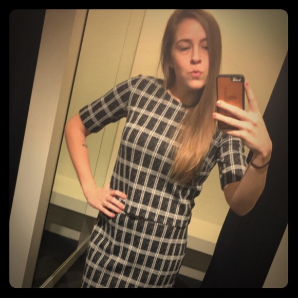 Meet your Posher, Gillian - Picture 1 of 1